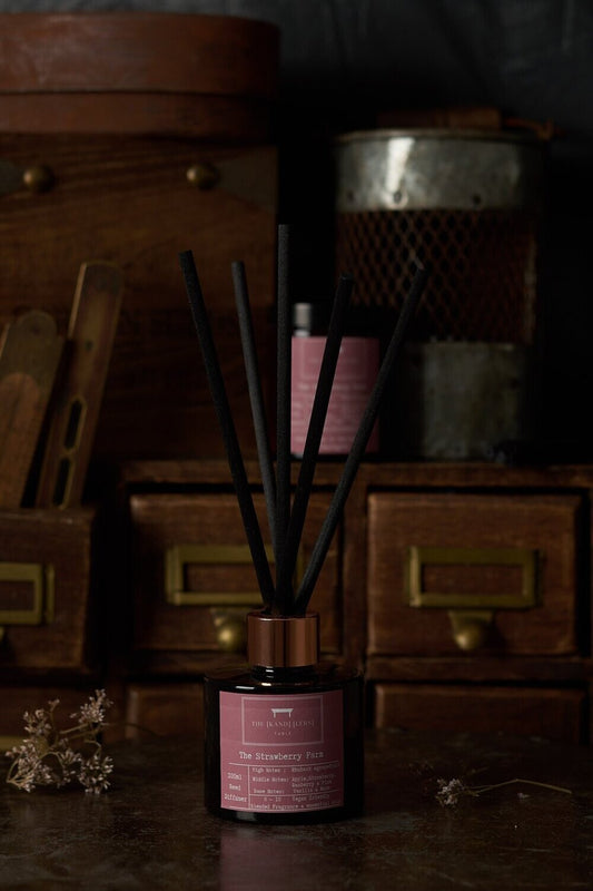 The Strawberry Farm (Reed Diffuser)